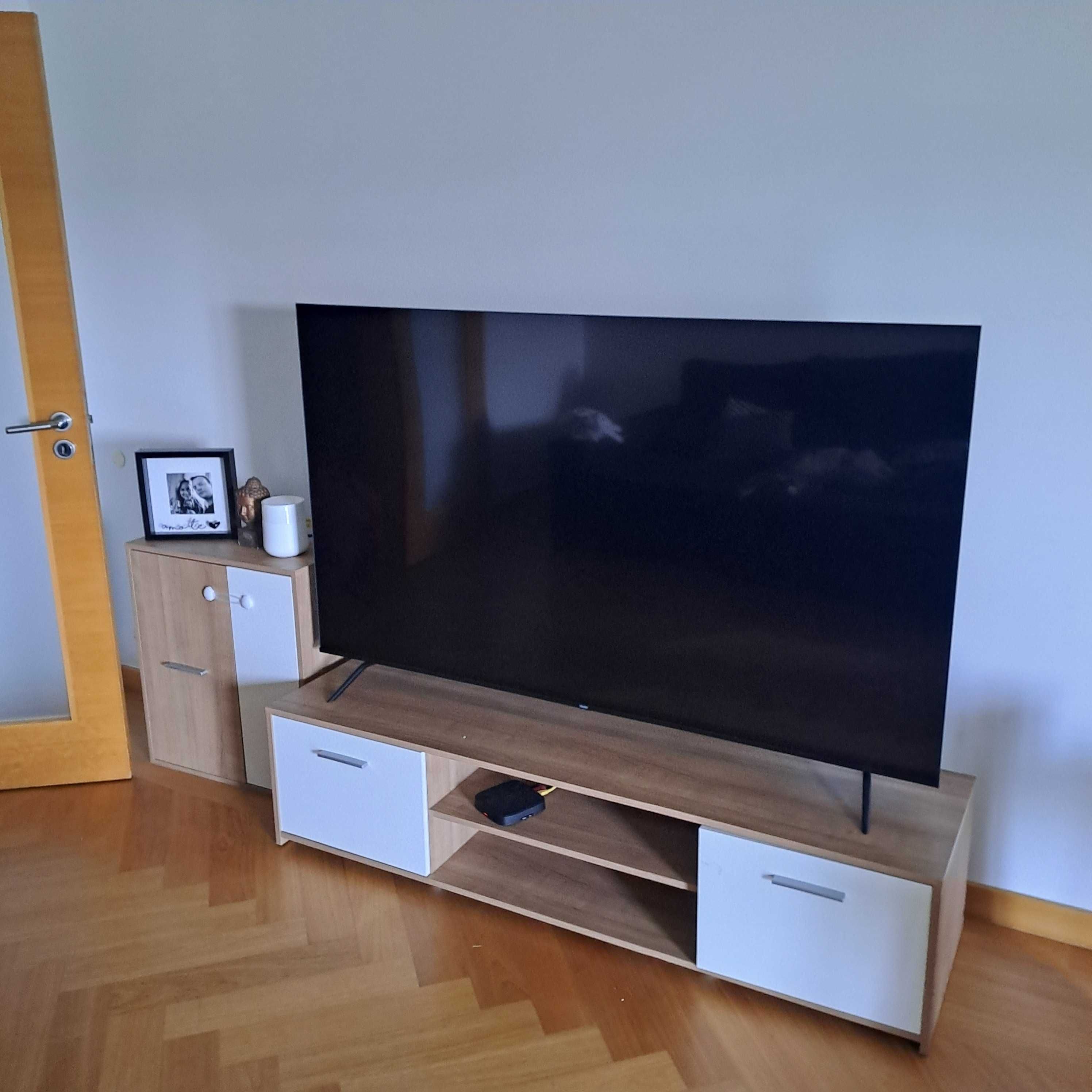 Movel de TV com modulo e prateleira