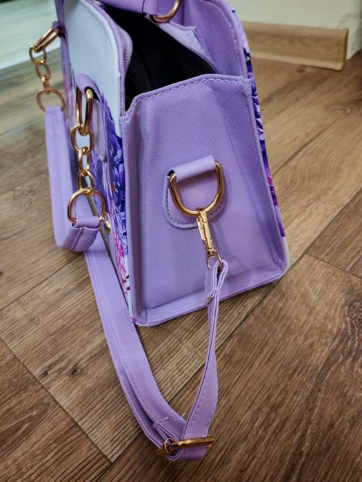 Дуже гарна оригінальна каркасна сумка фіолетова з квітами