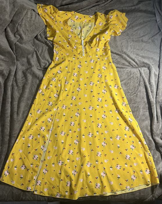 Жовта, легка сукня з квітковим принтом