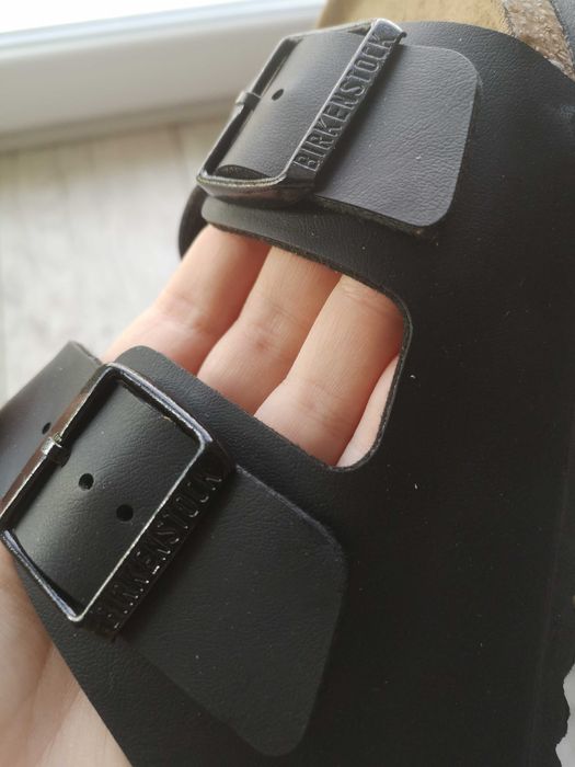 Klasyczne czarne klapki Arizona