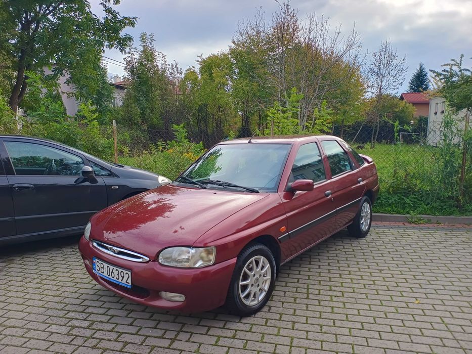 Ford Escort Ghia 1.6 16V 90KM, I właściciel, salon PL