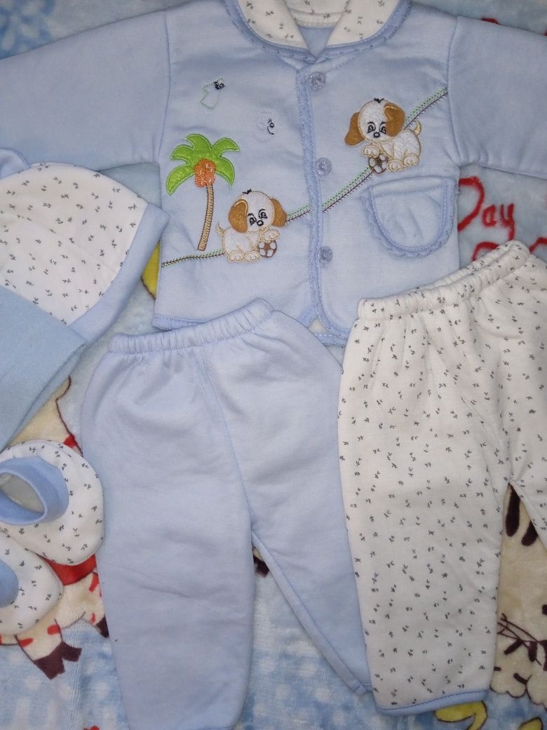 Комплект одягу для немовлят