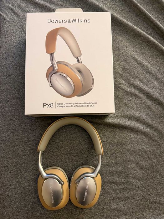 Bowers & Wilkins Px8