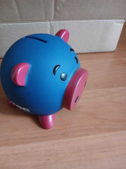 Цікава статуетка , міні-скарбничка, від 50 грн