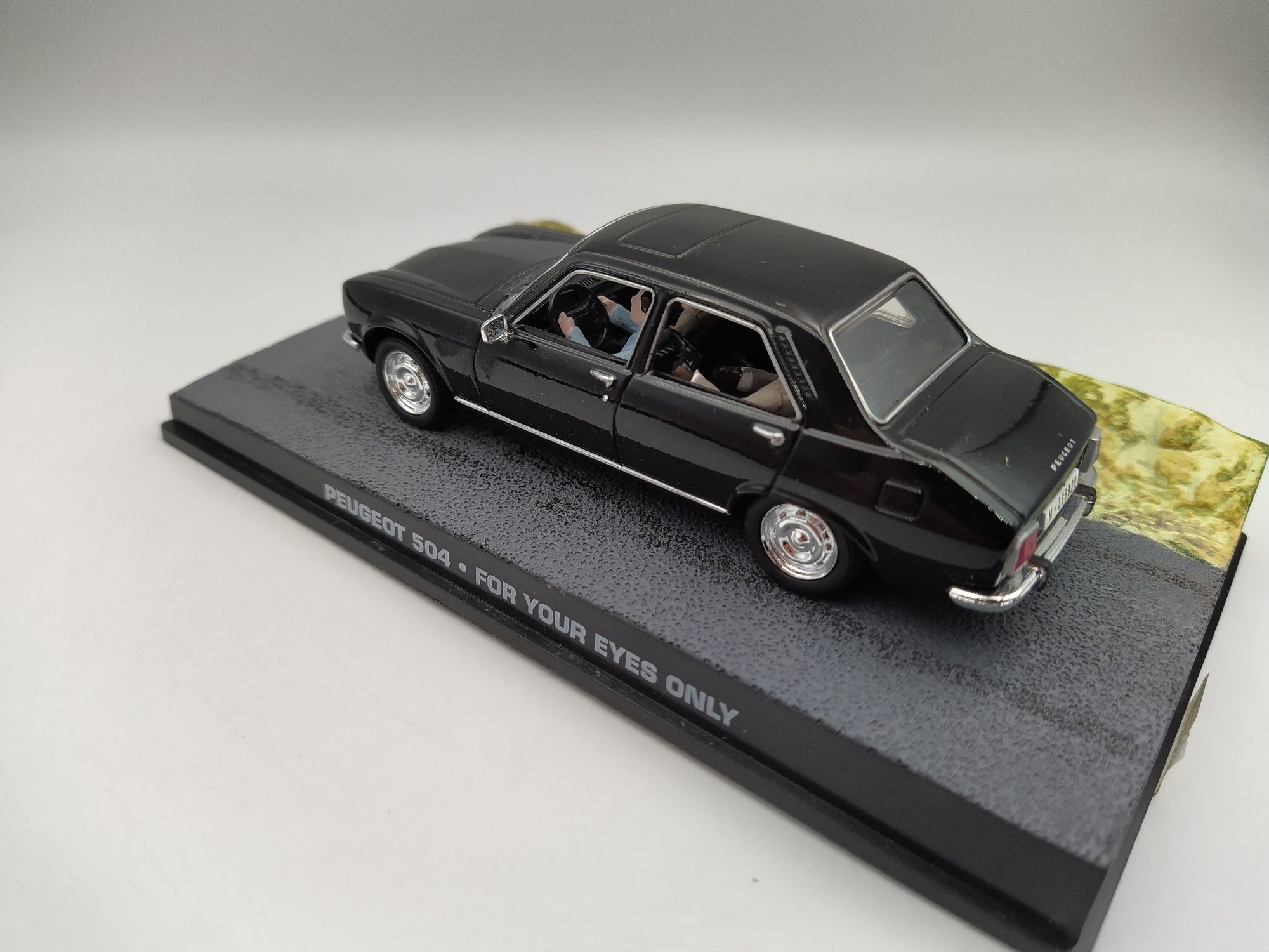 Peugeot 504 James Bond collection Eaglemoss 1:43