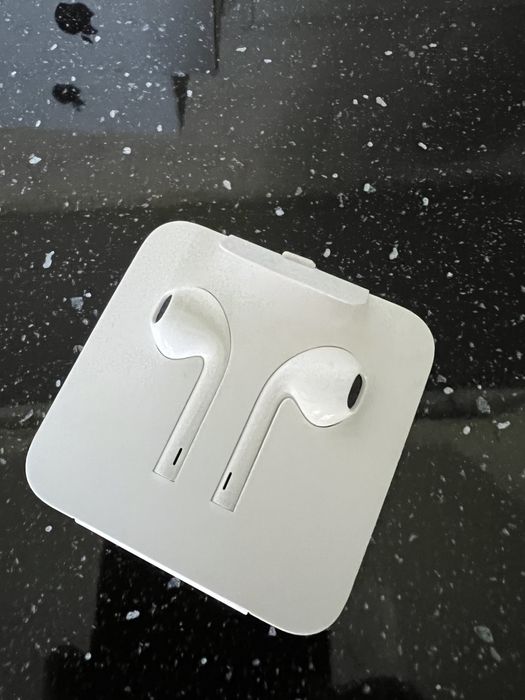 Наушники Apple iPod EarPods with Mic Lightning