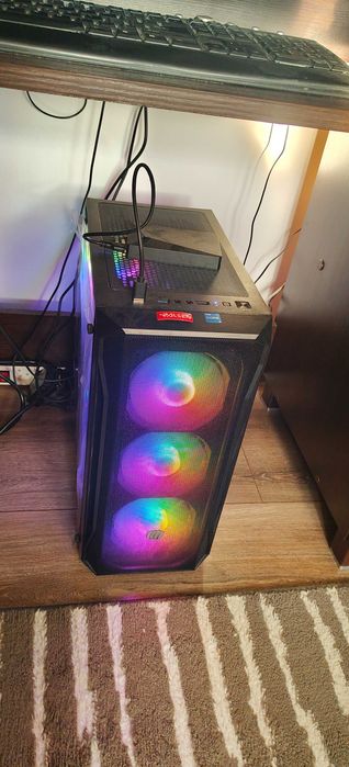 Komputer stacjonarny gamingowy + monitor, dysk, pady za dopłatą