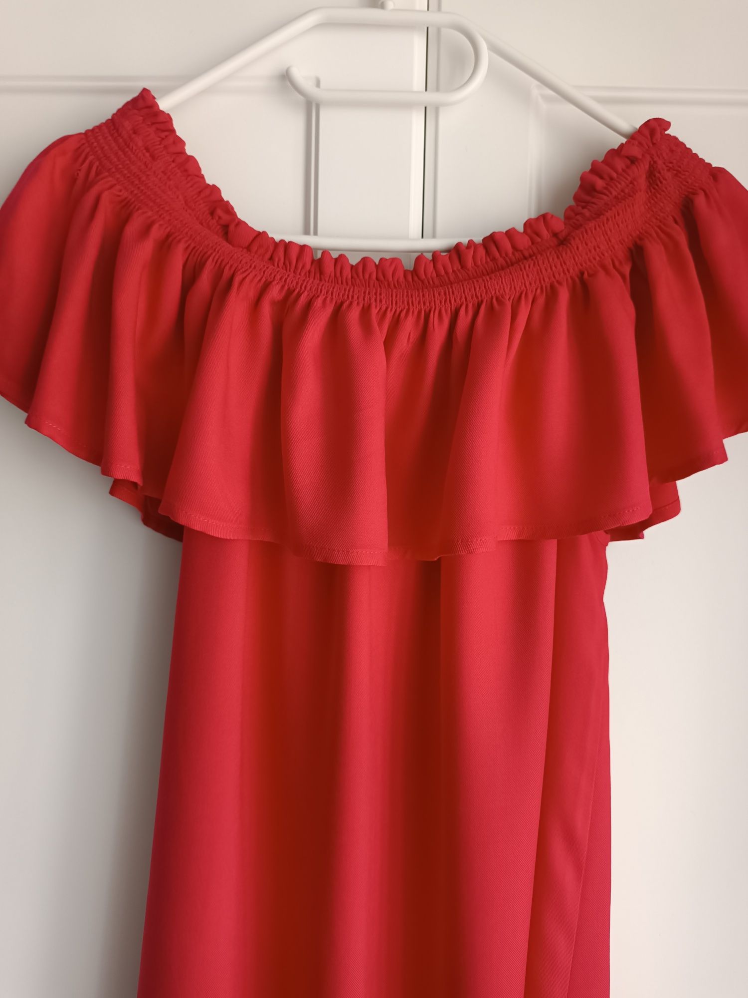 Sukienka czerwona hiszpanka