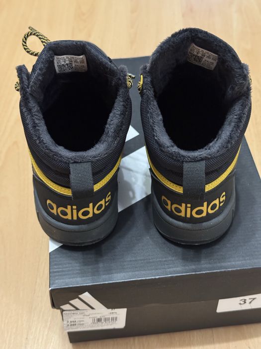 Кросівки жіночі / унісекс підліткові adidas