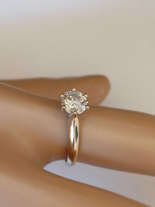 Złoty pierścionek 585 z brylantem 1,0 ct (certyfikat )