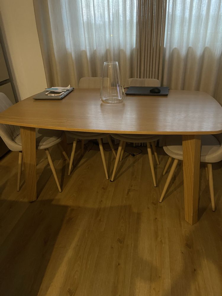Mesa de jantar em carvalho 4 a 6 lugares