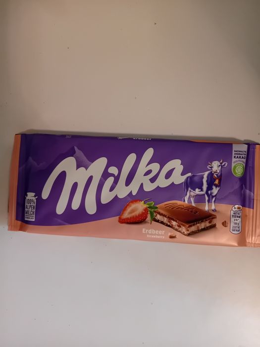 ,Zestaw 24 Czekolad Milka Erdbeer Strawberry.