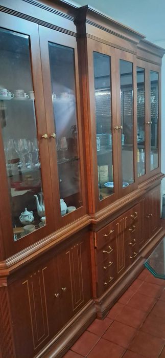 Estante de sala e mesa