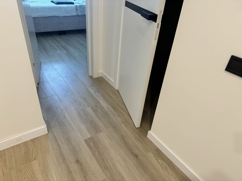 Монтаж плінтуса та ламінату Львів !  Укладка  ламінату МДФ