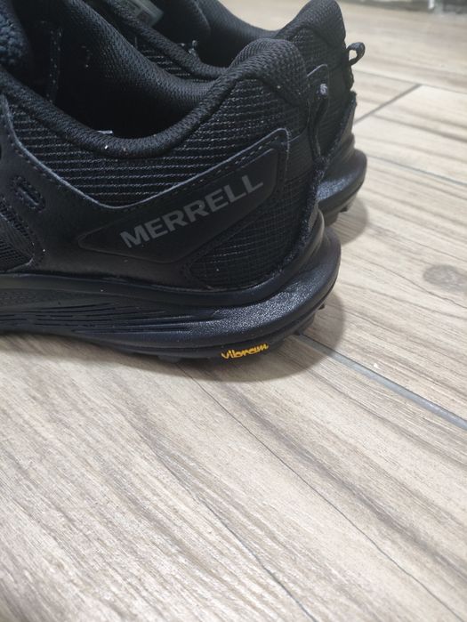 Продам нові кросівки Merrell 43.5  не підійшов розмір.