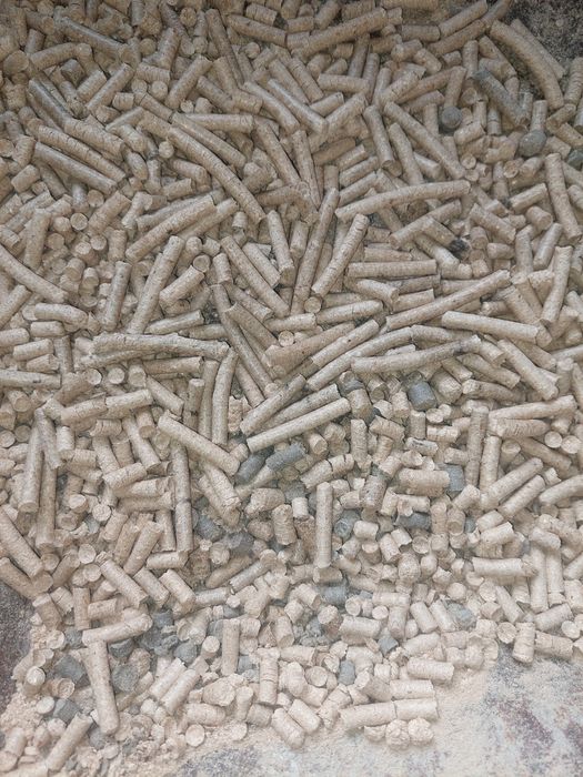 Sprzedam pellet z dostawą 1 tonę