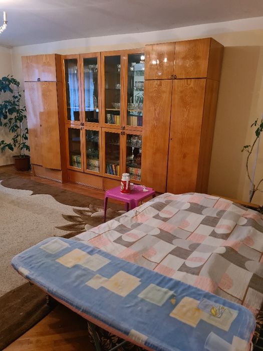 Здається в оренду кімната  у 3х кім-ній  квартирі