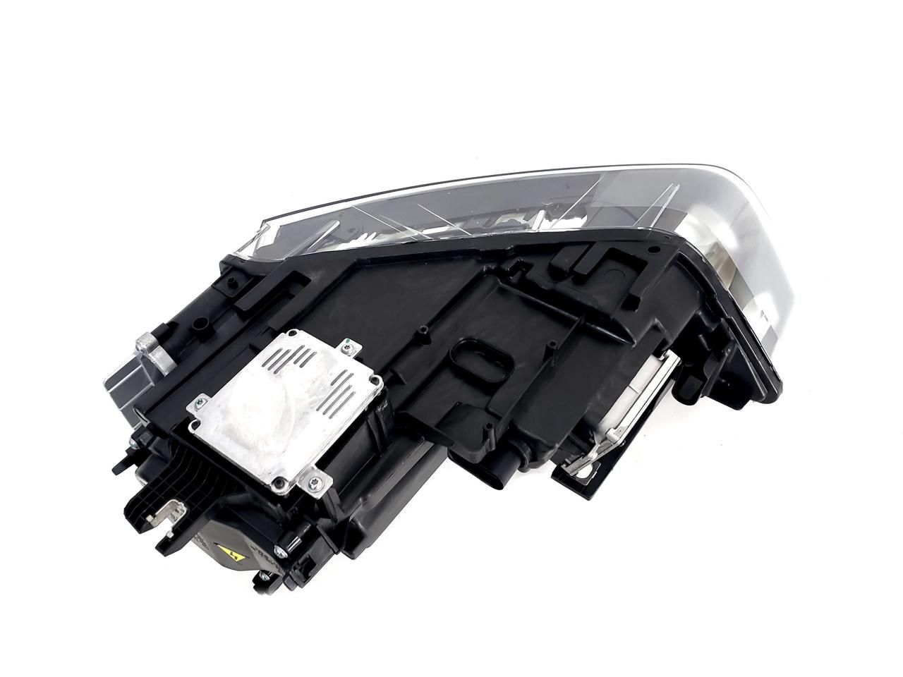 Передние Xenon фары на Audi Q3 8U 2011-2014 а