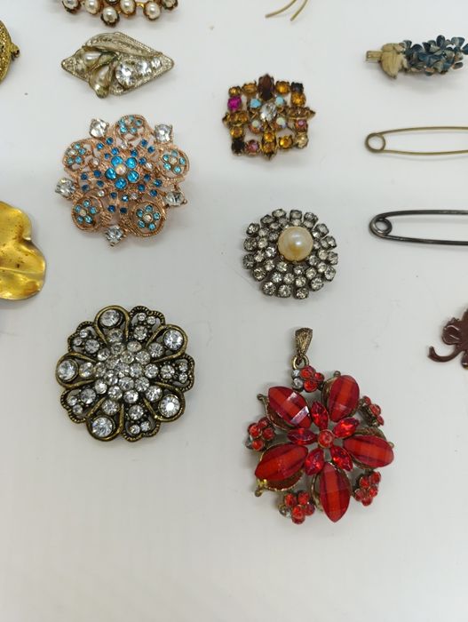 Радянська брошь брошка жіноча прикраса біжутерія СССР чехословацька