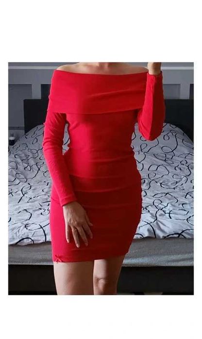 Sukienka czerwona dopasowana hiszpanka