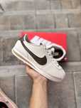 Кросівки Nike Cortez молочні з коричневим лого