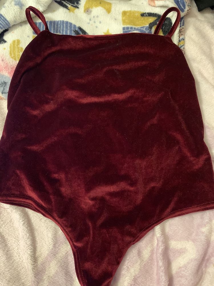 Nowe welurowe burgundowe body Boohoo