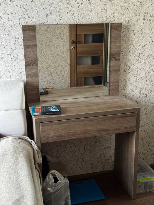 Дамський   стіл