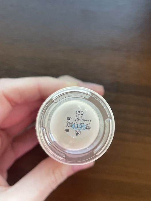 Тональна основа Shiseido