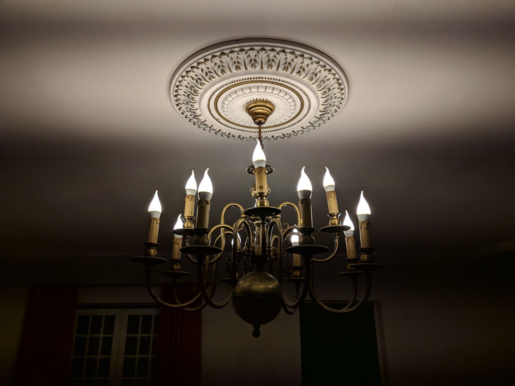 Candeeiro em latão com lampadas leds