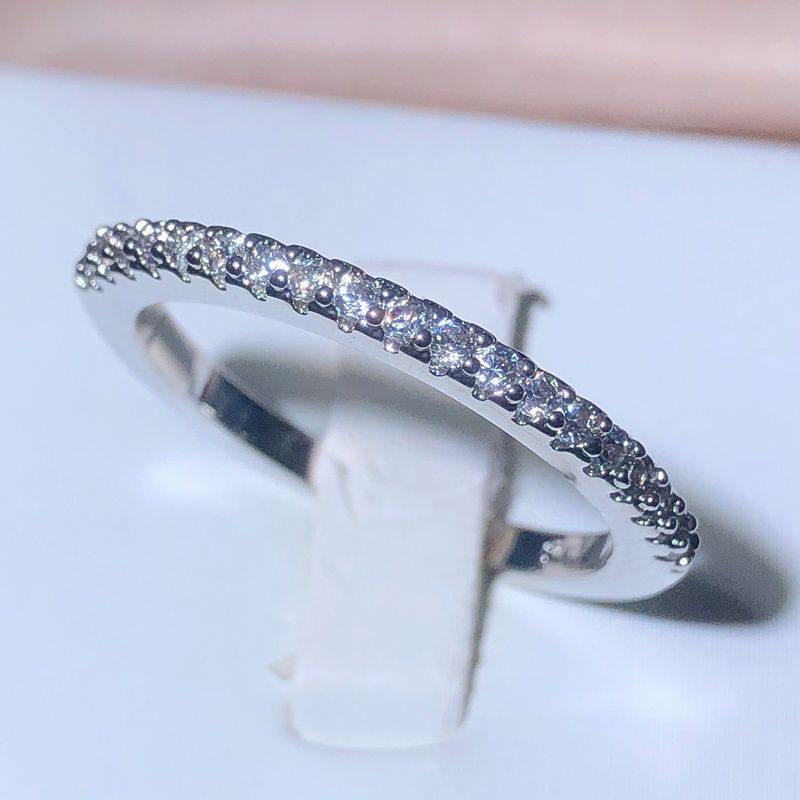 Кольцо серебро с фианитами размер 17. 18