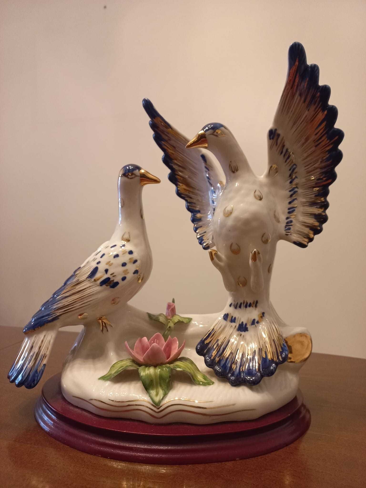 2 Peças decorativas em porcelana - Pombas + Cisnes