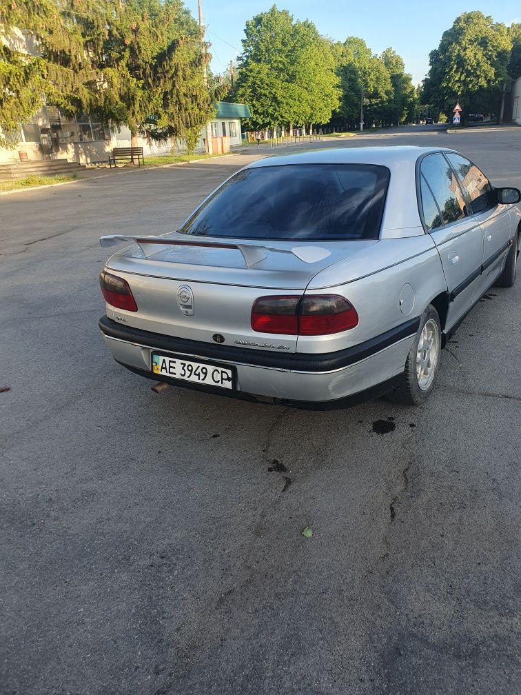 Продам Opel Omega B на ходу