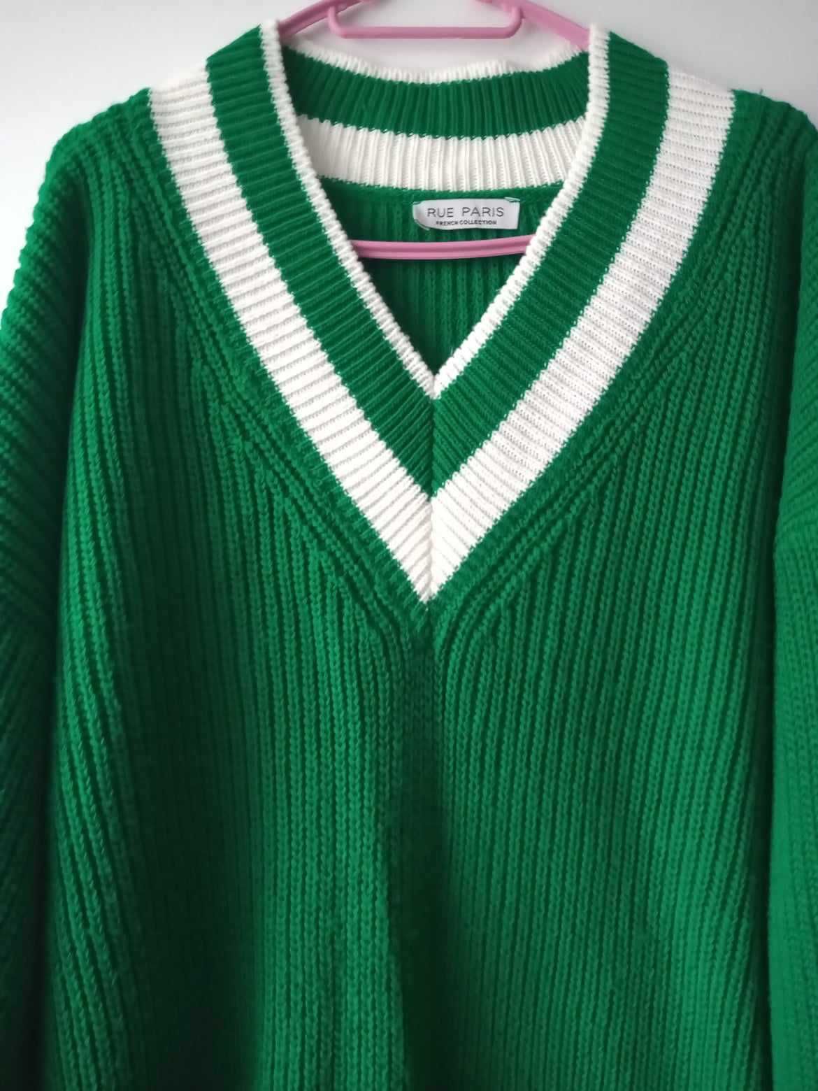 Zielony sweter oversize