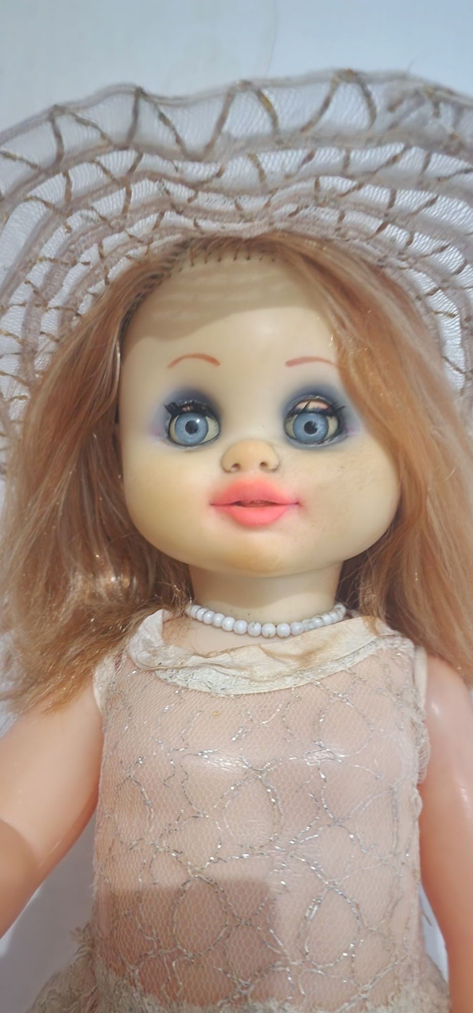 Boneca muito antiga