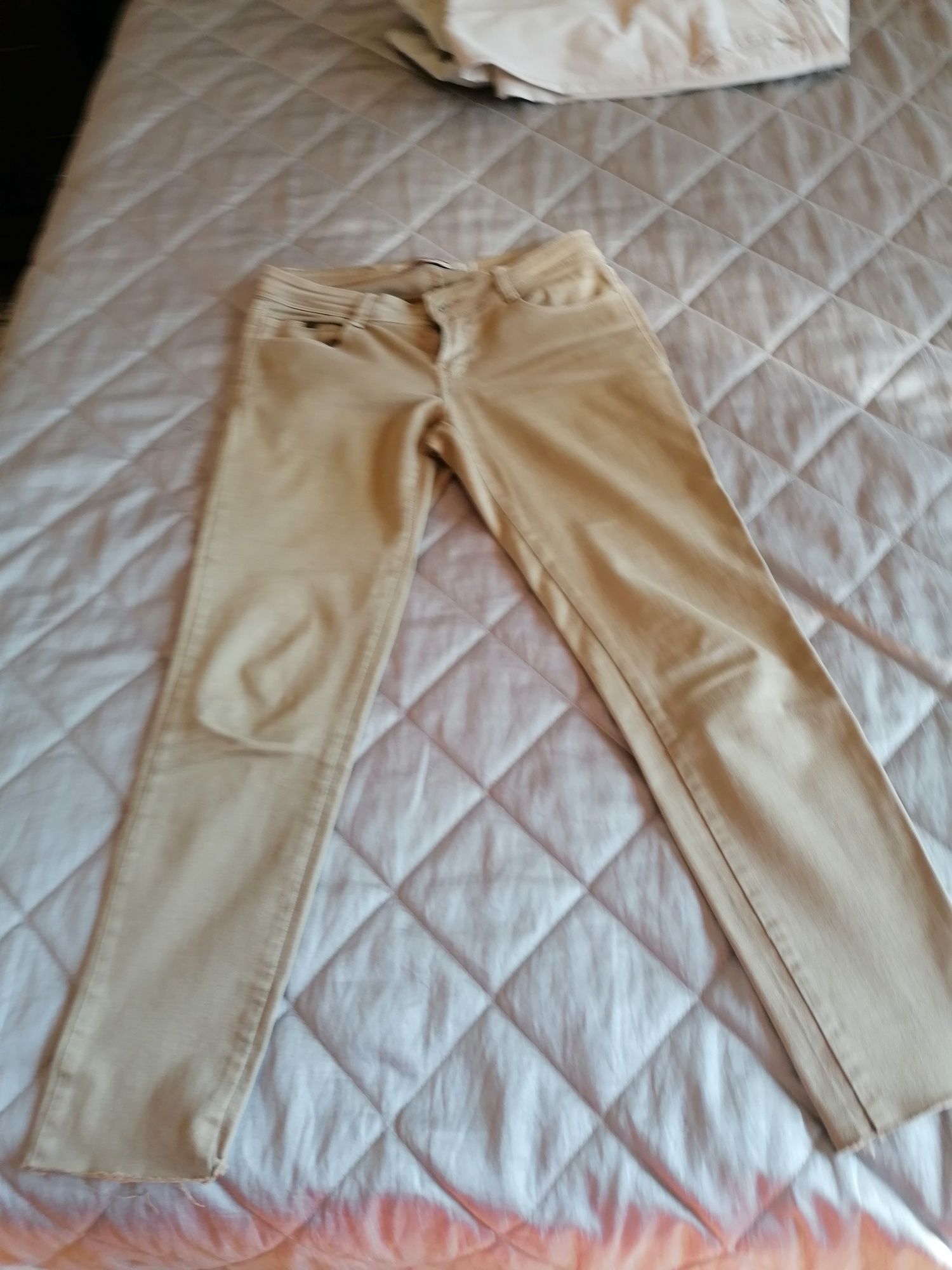 Calça Zara Tam. 36 cor Camel sarjinha