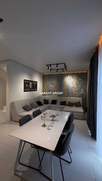 Будинок з терасою в Червоному Хуторі