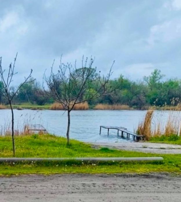Продам дом для большой семьи возле реки в городе