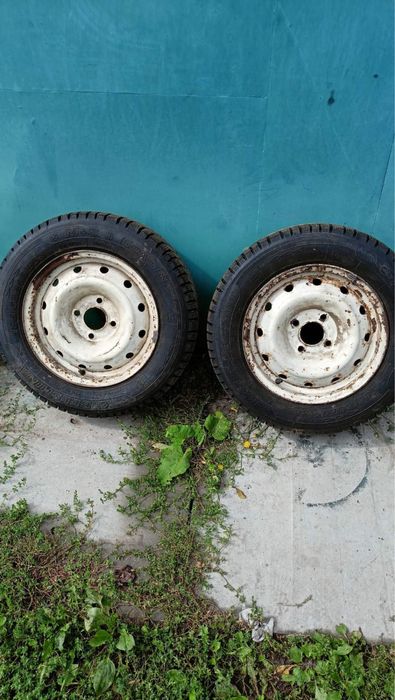 Продам зимову резину в зборі з диском (цітроен берлінго). Пара 3000 гр
