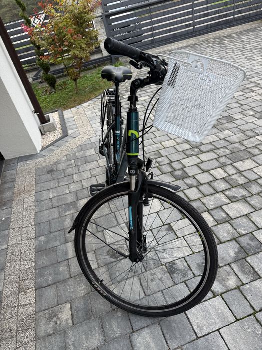 Damski rower miejski Northec Boudicca jasny bialy niebieski koszyk