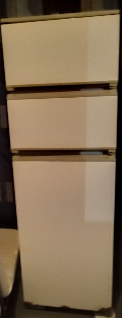 Продам холодильник трёхкамерный Минск