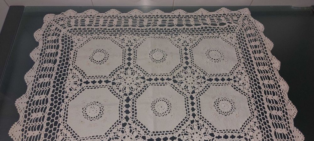 Naperon Bordado e em Crochet