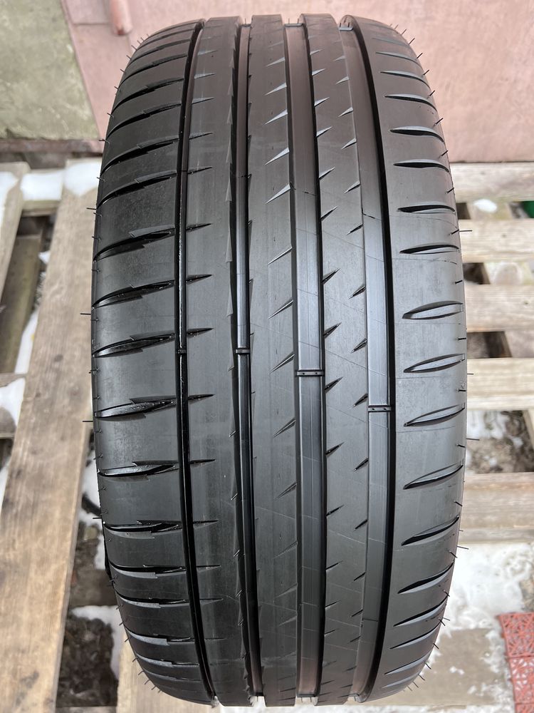 235/45/19 Michelin Pilot Sport 4 235/45 R19 99Y XL