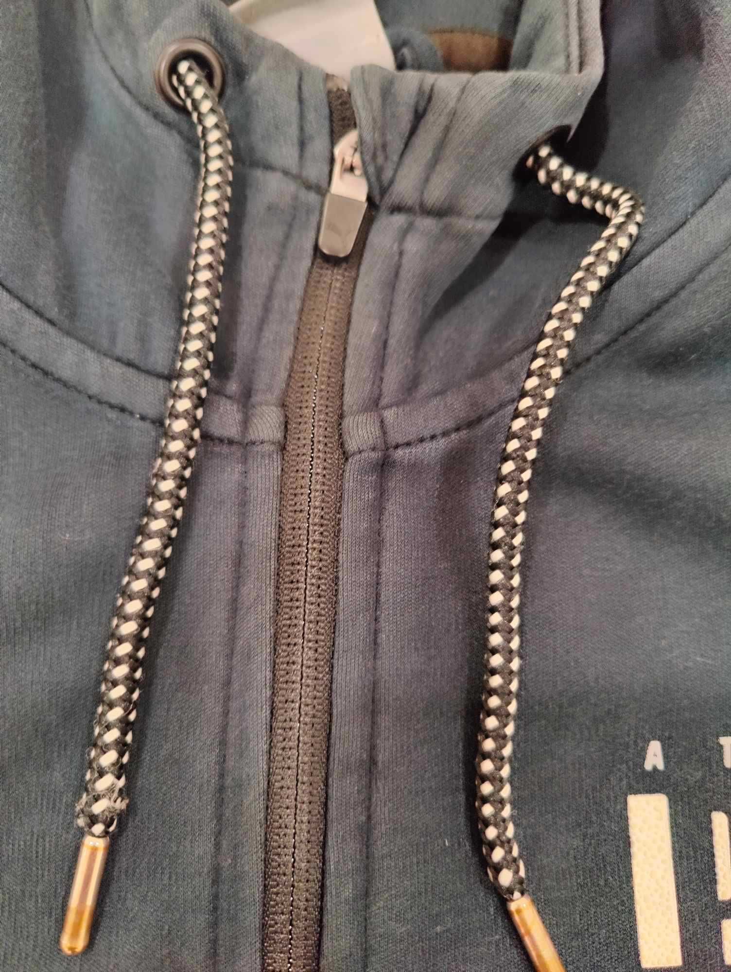 Casaco azul da Puma tam. XL em bom estado