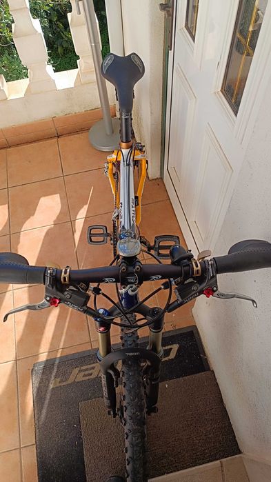 Bicicleta BTT 26 carbono