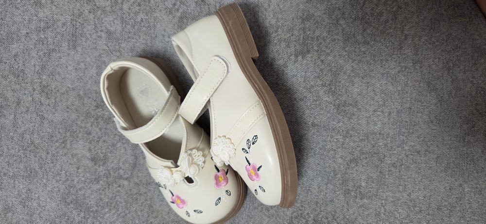 Туфлі для дівчинки