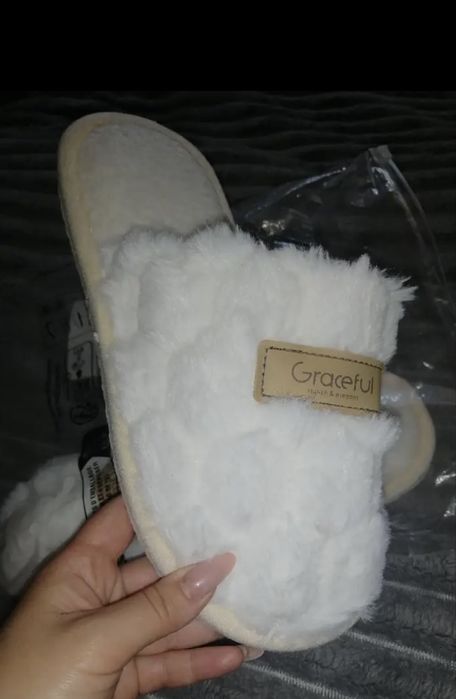 Тапки жіночі Теплі закриті білі хутряні 38 розмір 24,5 см устілка