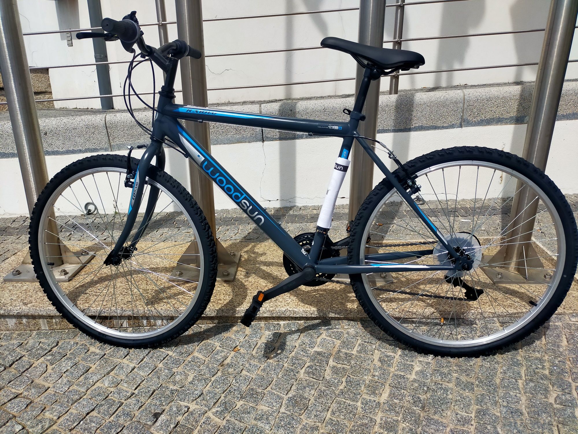 BICICLETA adulto nova