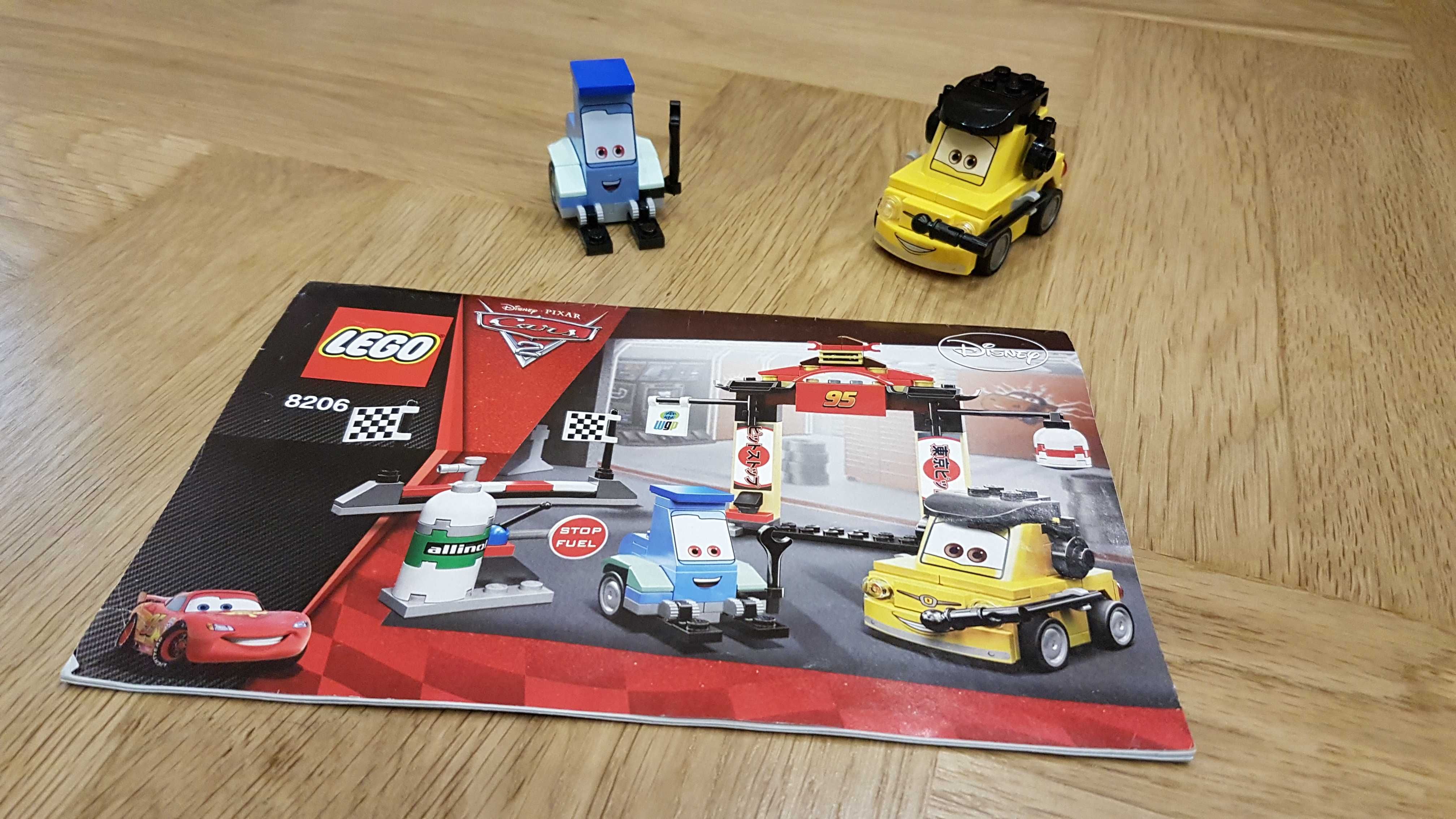 LEGO 8206 Auta - Stanowisko postojowe w Tokio