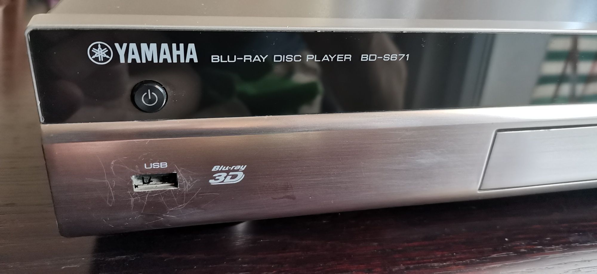 Odtwarzacz Blu-Ray/DVD/CD YAMAHA BD-S671