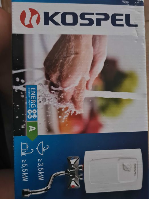 Elektryczny przeplywowy podgrzewacz wody